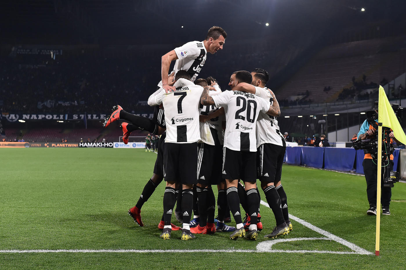 5次助攻和 5次助攻和