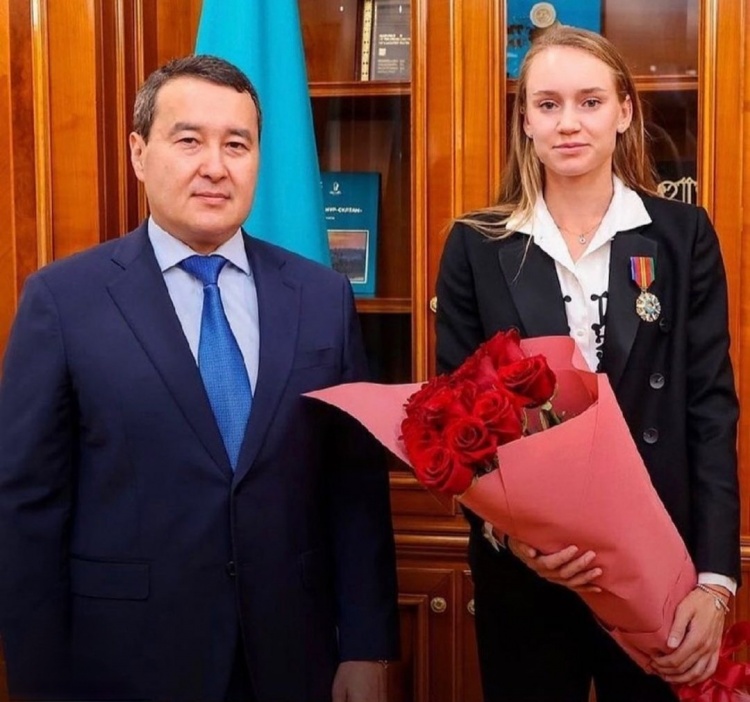 他的健康状 他的健康状